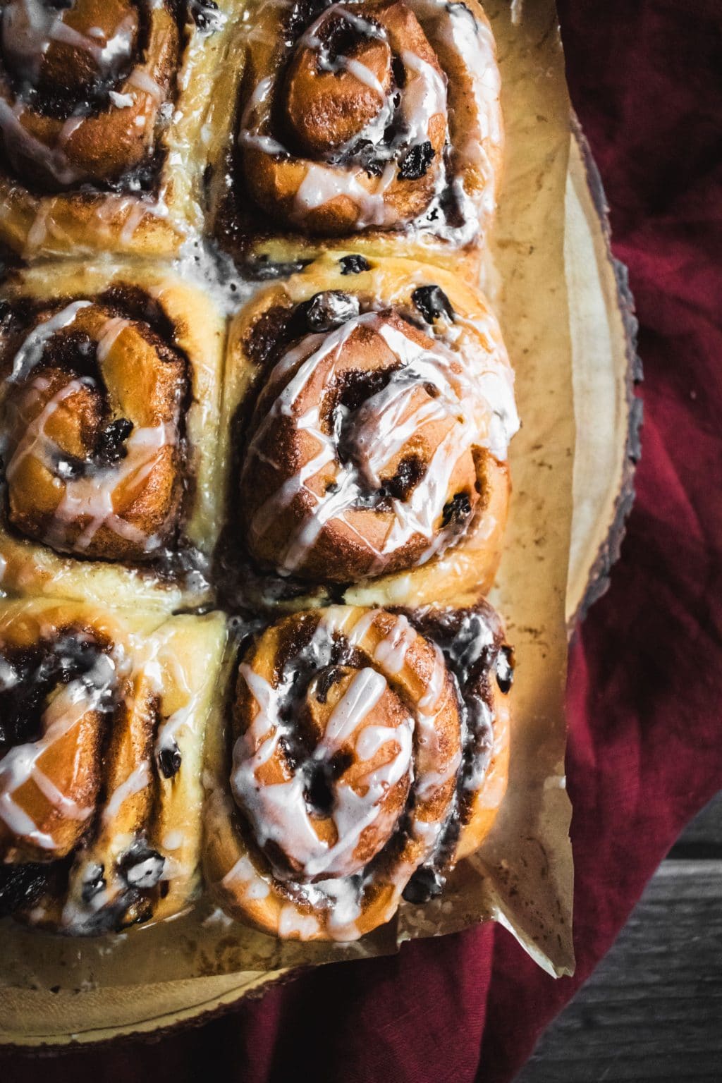 Roll Raksin Old-Fashioned Cinnamon Raisin Rolls - Humbly Homemade