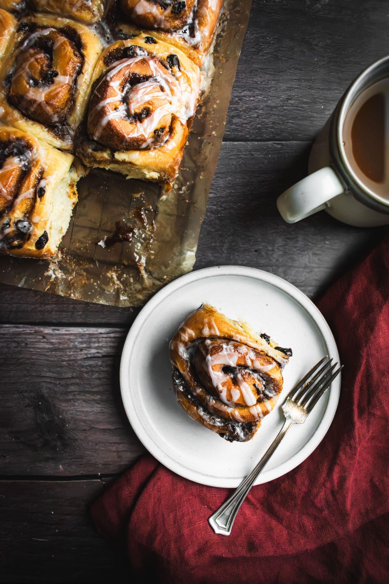 Roll Raksin Old-Fashioned Cinnamon Raisin Rolls - Humbly Homemade