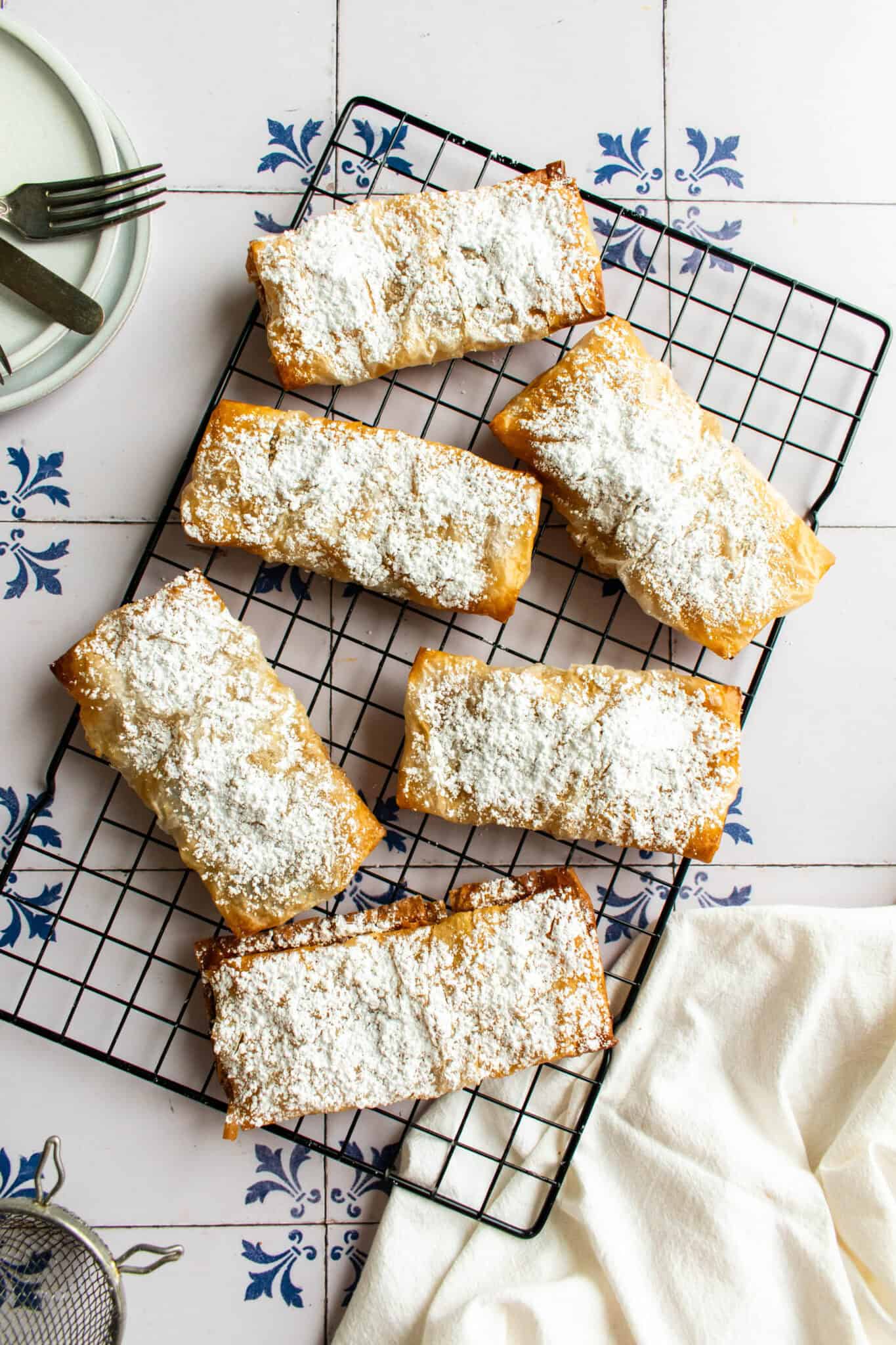 Small Strudel Streusel Versus Strudel - Humbly Homemade